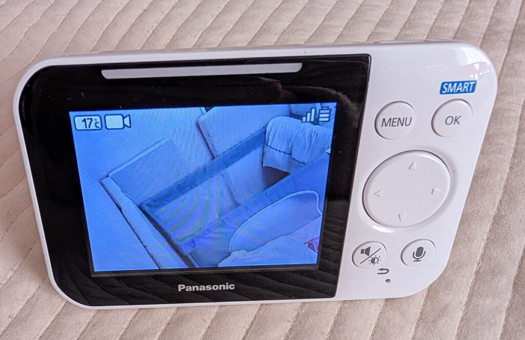 ベビーモニターのモニター画面